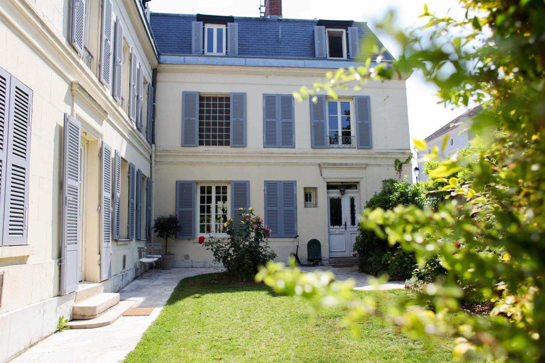 La maison de caractère du Clos des Fées et son jardin